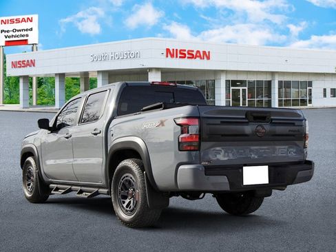 Used 2025 Nissan Frontier Pro-X image 3
