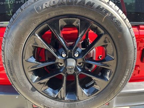 Certified 2025 Jeep Wrangler Unlimited Sahara AWD/4WD image 11