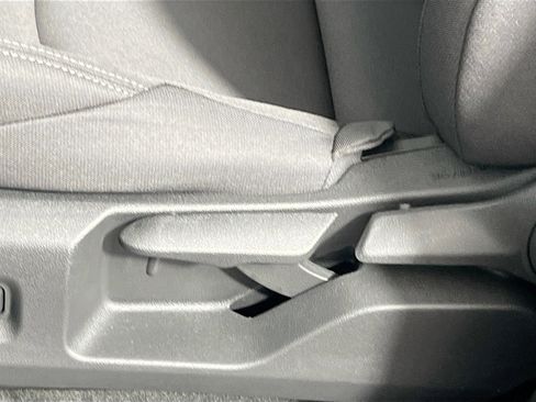 Used 2025 Toyota Tacoma SR image 15