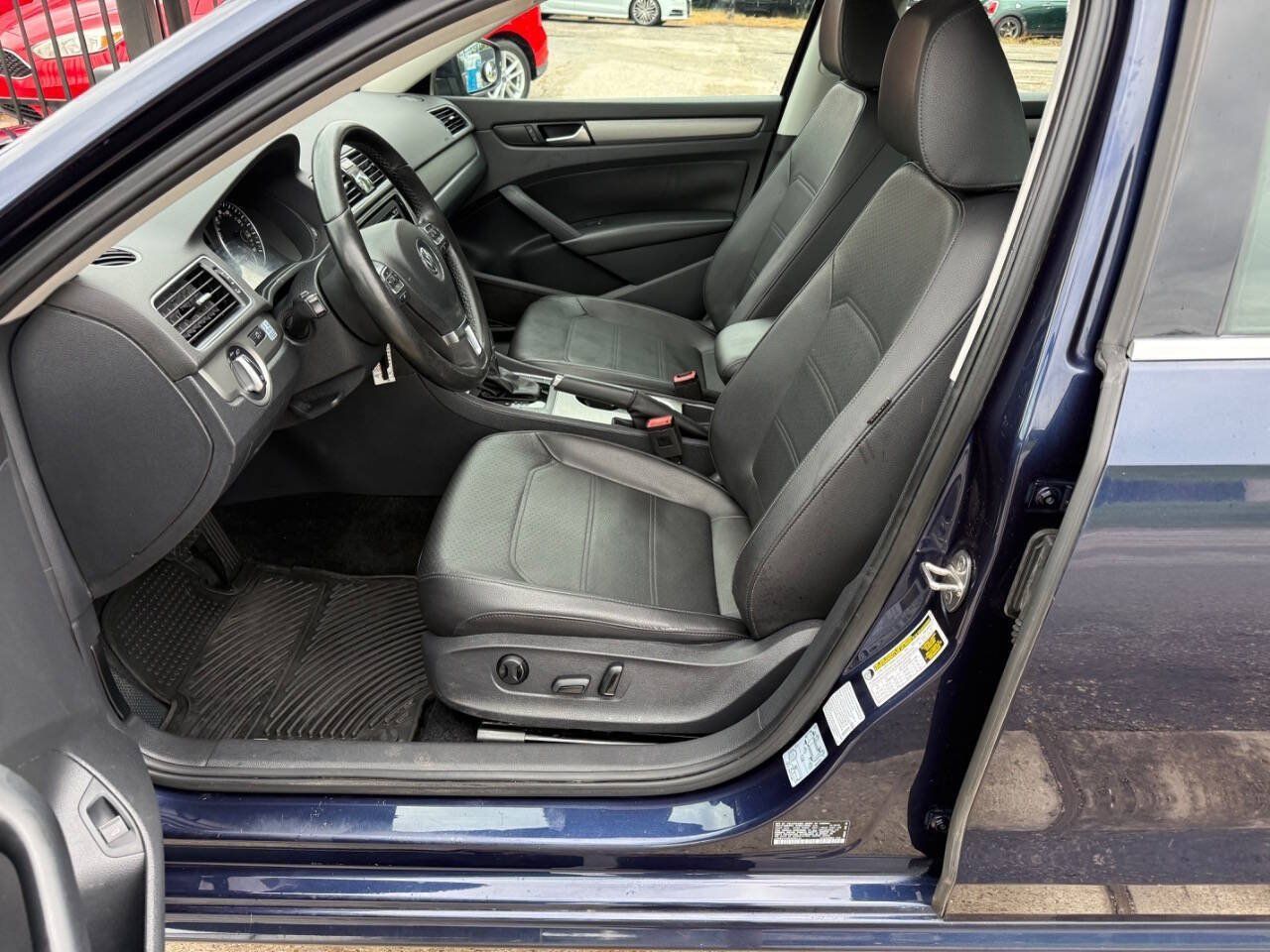 Used 2015 Volkswagen Passat TDI SE FWD image 13