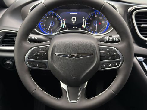 New 2026 Chrysler Voyager LX FWD image 11