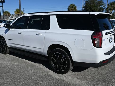 Used 2021 Chevrolet Suburban RST w/ Luxury Package image 3