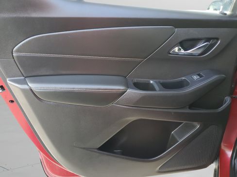 Used 2018 Chevrolet Traverse LT FWD image 15