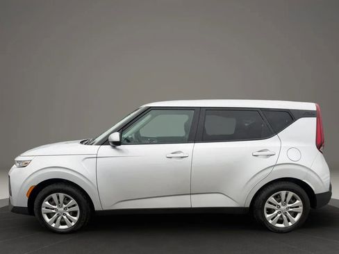 Used 2021 Kia Soul LX FWD image 8