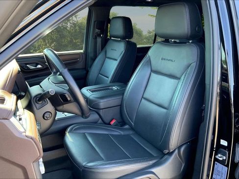 Used 2022 GMC Yukon XL Denali AWD/4WD image 20
