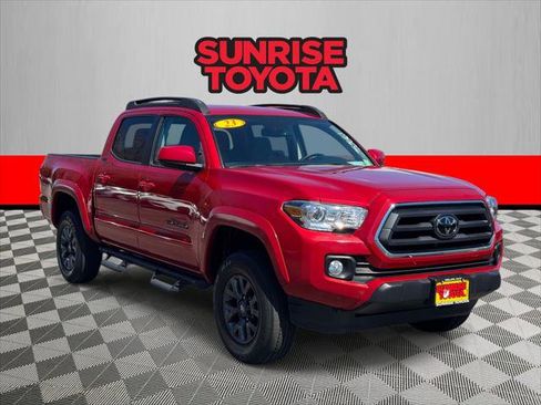 Certified 2023 Toyota Tacoma SR5 image 1