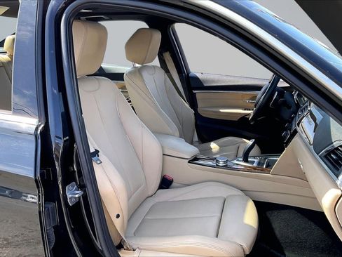 Used 2018 BMW 330e w/ Convenience Package RWD image 7