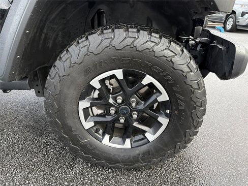 Used 2025 Jeep Wrangler Unlimited Rubicon 4xe w/ Convenience Group AWD/4WD image 12