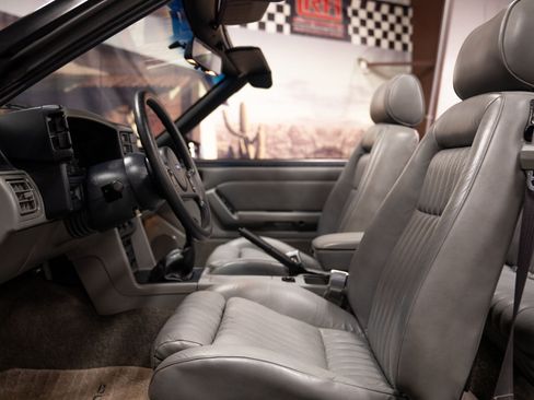 Used 1987 Ford Mustang GT RWD image 10