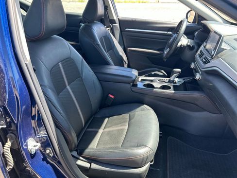 Used 2024 Nissan Altima 2.5 SR image 11