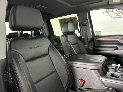 Used 2023 GMC Sierra 1500 Denali w/ Denali Reserve Package AWD/4WD image 32