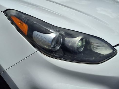 Used 2020 Kia Sportage LX FWD image 16