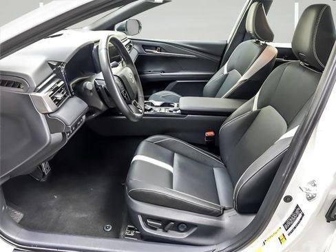 Certified 2025 Toyota Camry SE FWD image 8