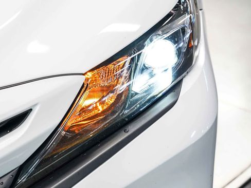 Used 2022 Toyota Camry SE w/ Convenience Package FWD image 7