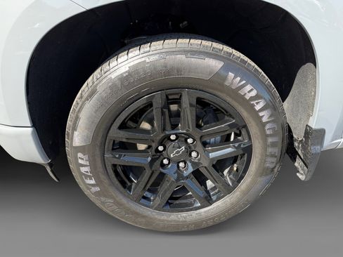 Used 2024 Chevrolet Silverado 1500 Custom w/ Dark Appearance Package RWD image 9