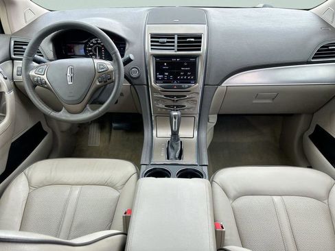 Used 2013 Lincoln MKX FWD image 17