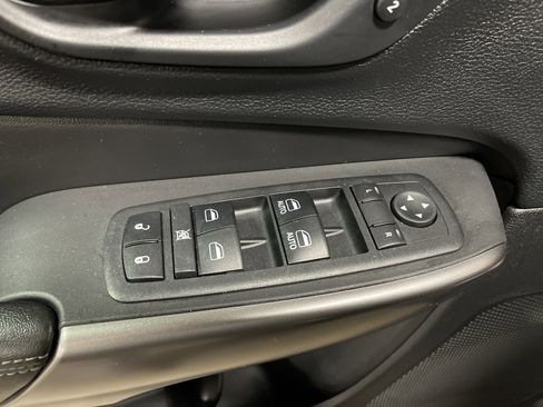 Used 2019 Jeep Cherokee Limited w/ Trailer Tow Group image 9