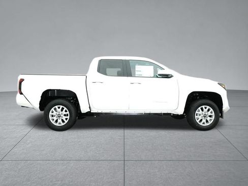 Used 2024 Toyota Tacoma SR5 AWD/4WD image 30