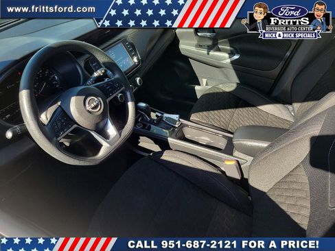 Used 2023 Nissan Kicks SV FWD image 4