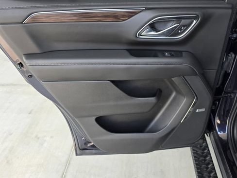 Used 2022 Chevrolet Tahoe Z71 w/ Z71 Off-Road Package AWD/4WD image 44