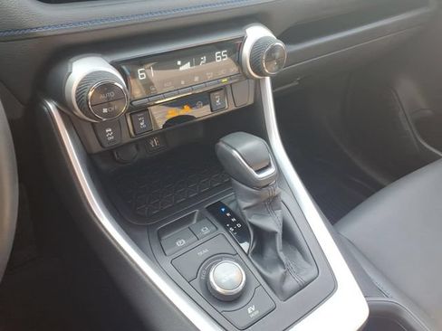 Used 2023 Toyota RAV4 XSE AWD/4WD image 17