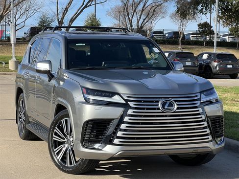 Used 2023 Lexus LX 600 4WD w/ Luxury Package image 2