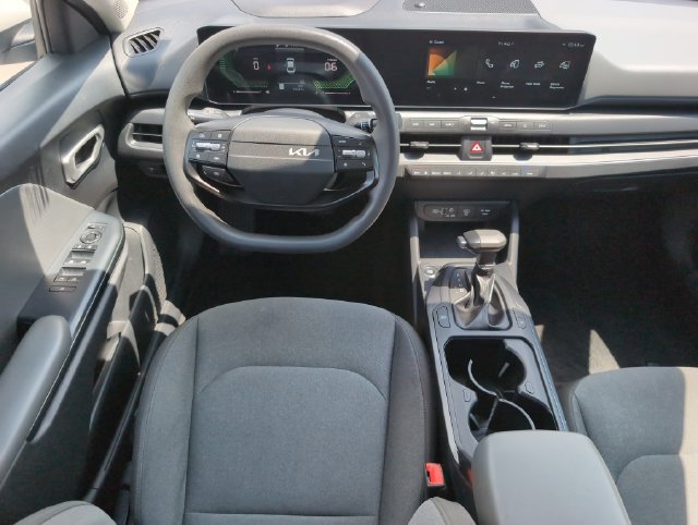 Used 2025 Kia K4 FWD image 27