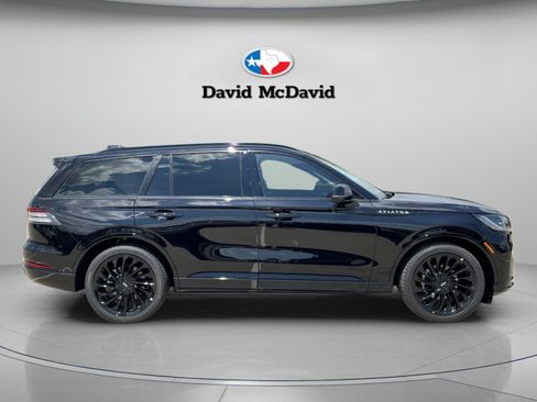 Certified 2025 Lincoln Aviator Reserve w/ Equipment Group 201A AWD/4WD image 9