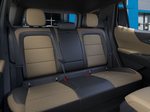 New 2026 Chevrolet Equinox ACTIV AWD/4WD image 17