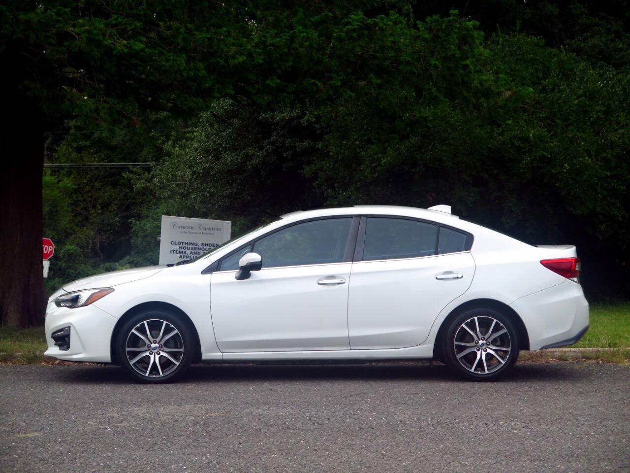 Used 2017 Subaru Impreza 2.0i Limited AWD/4WD image 2