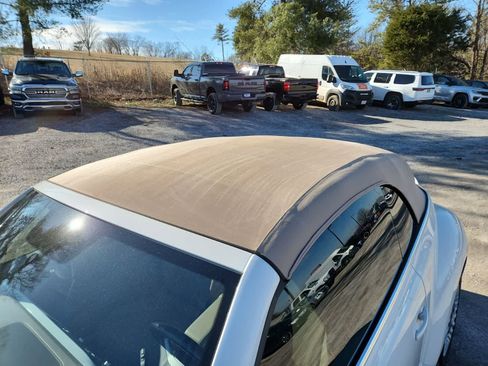 Used 2013 Volkswagen Beetle 2.5 image 31