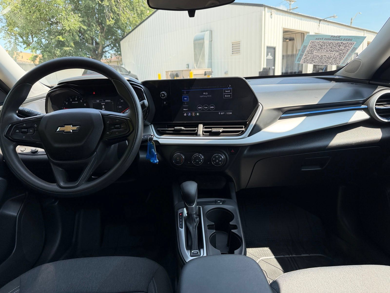Used 2024 Chevrolet Trax LS w/ LS Convenience Package FWD image 18