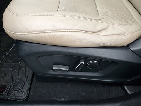 Used 2020 Ford Explorer Limited image 11