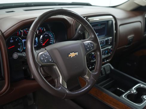 Used 2018 Chevrolet Silverado 1500 High Country image 19