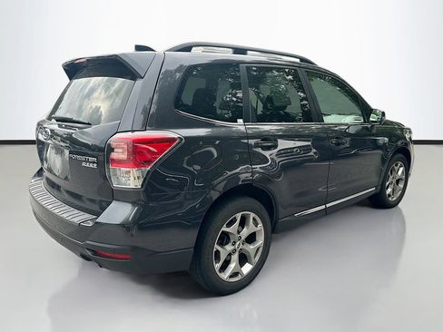 Used 2017 Subaru Forester 2.5i Touring AWD/4WD image 5