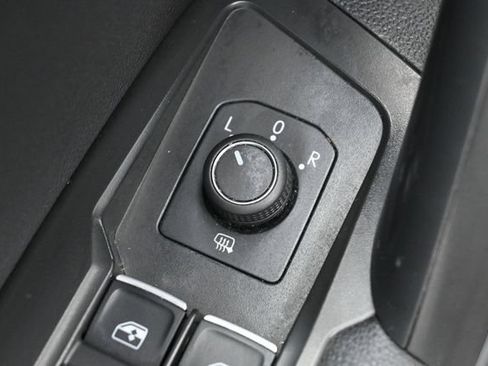 Used 2022 Volkswagen Tiguan SE AWD/4WD image 12