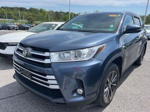 Used 2019 Toyota Highlander XLE image 1