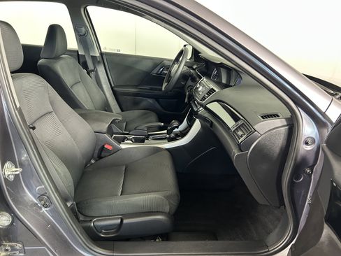 Used 2017 Honda Accord LX image 22