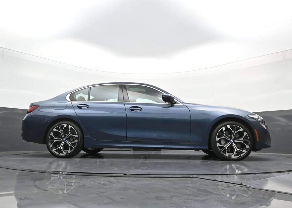 Used 2026 BMW 330i xDrive Sedan AWD/4WD image 28