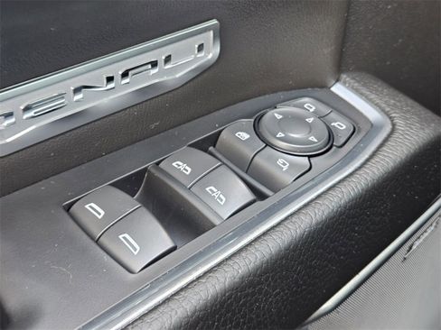 Used 2024 GMC Sierra 1500 Denali w/ Denali Reserve Package image 17