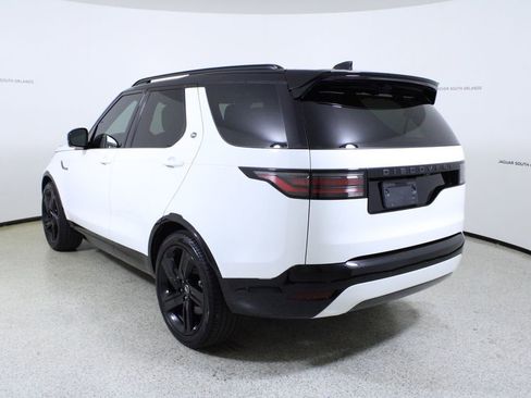 Used 2025 Land Rover Discovery Dynamic SE image 5