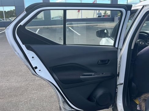 Certified 2024 Nissan Kicks S image 10