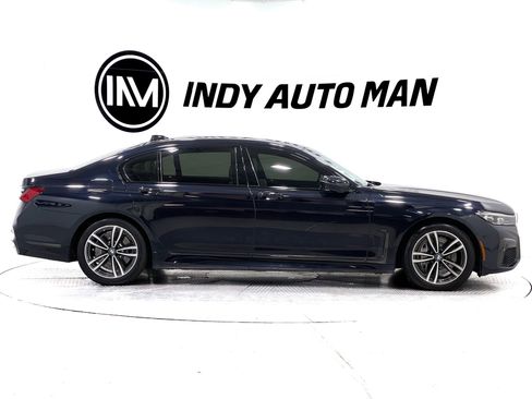 Used 2021 BMW 750i xDrive w/ Executive Package AWD/4WD image 3
