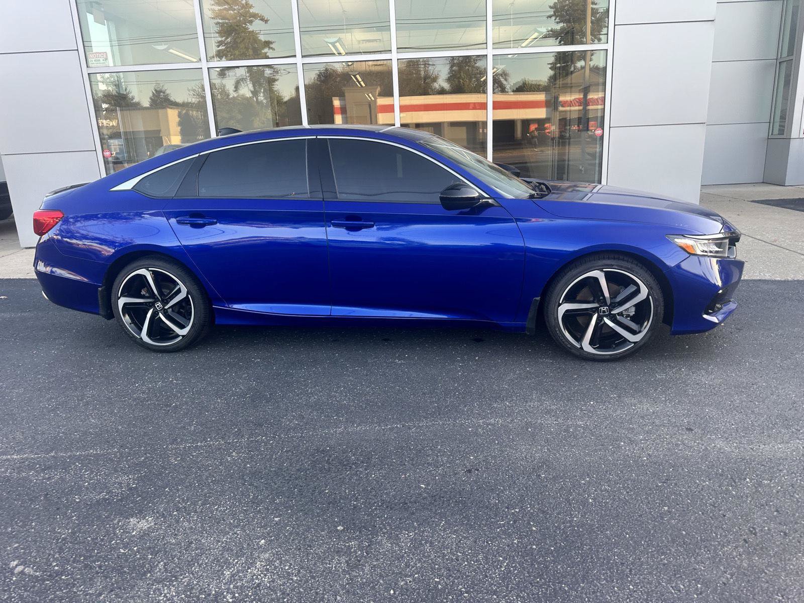 Used 2022 Honda Accord Sport image 2