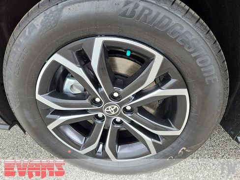 New 2026 Toyota Sienna Platinum AWD/4WD image 28