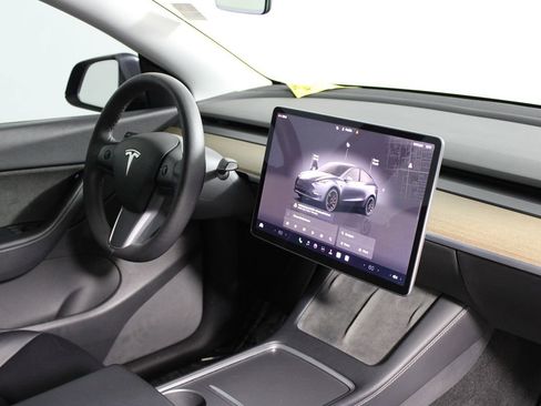 Used 2022 Tesla Model Y Performance AWD/4WD image 13