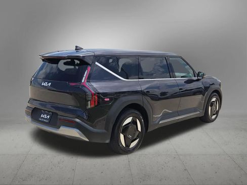 Certified 2026 Kia EV9 Light RWD image 6