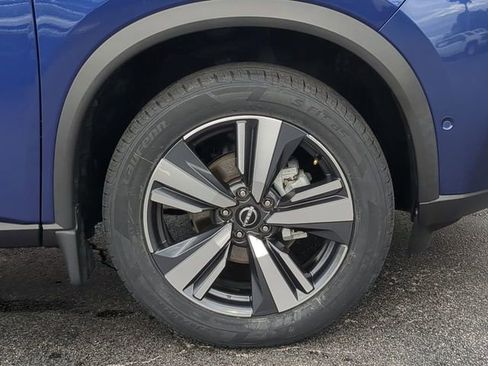 Used 2023 Nissan Rogue SL w/ SL Premium Package image 11