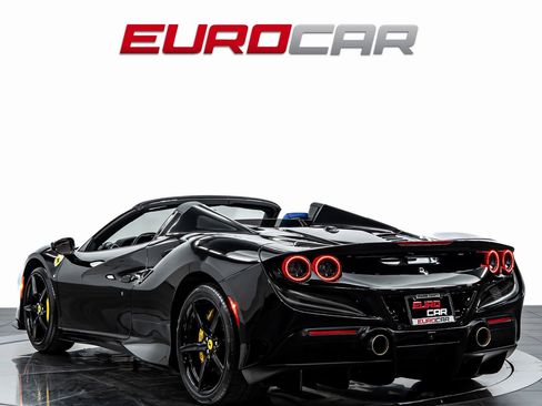 Used 2022 Ferrari F8 Tributo image 4