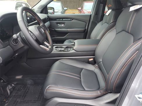New 2025 Honda Pilot TrailSport image 12